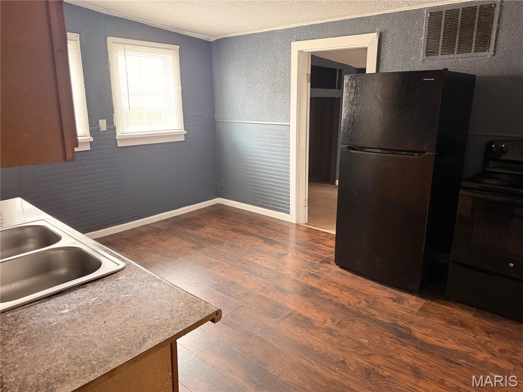 2032 Milan Avenue Madison, IL 62060 - Photo 10 of 17