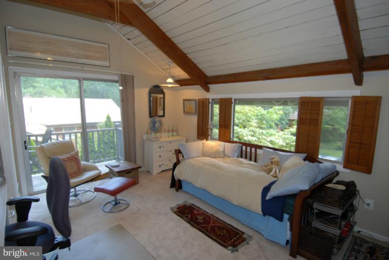 9510 Midwood Road Silver Spring, MD 20910 - Photo 22 of 30 Bedroom