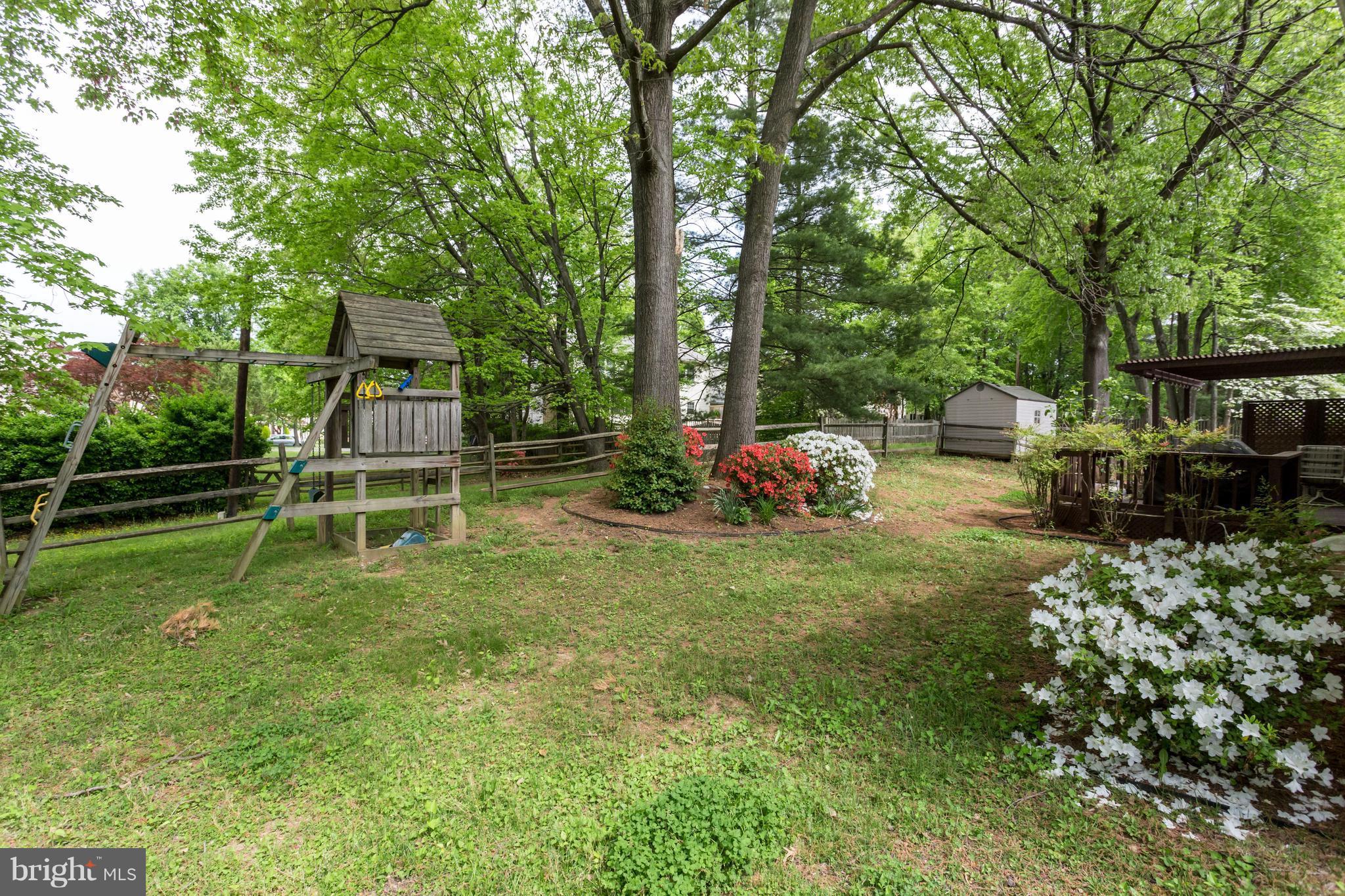 7114 Carnation Court Springfield, VA 22152 - Photo 28 of 30 Exterior (Rear)