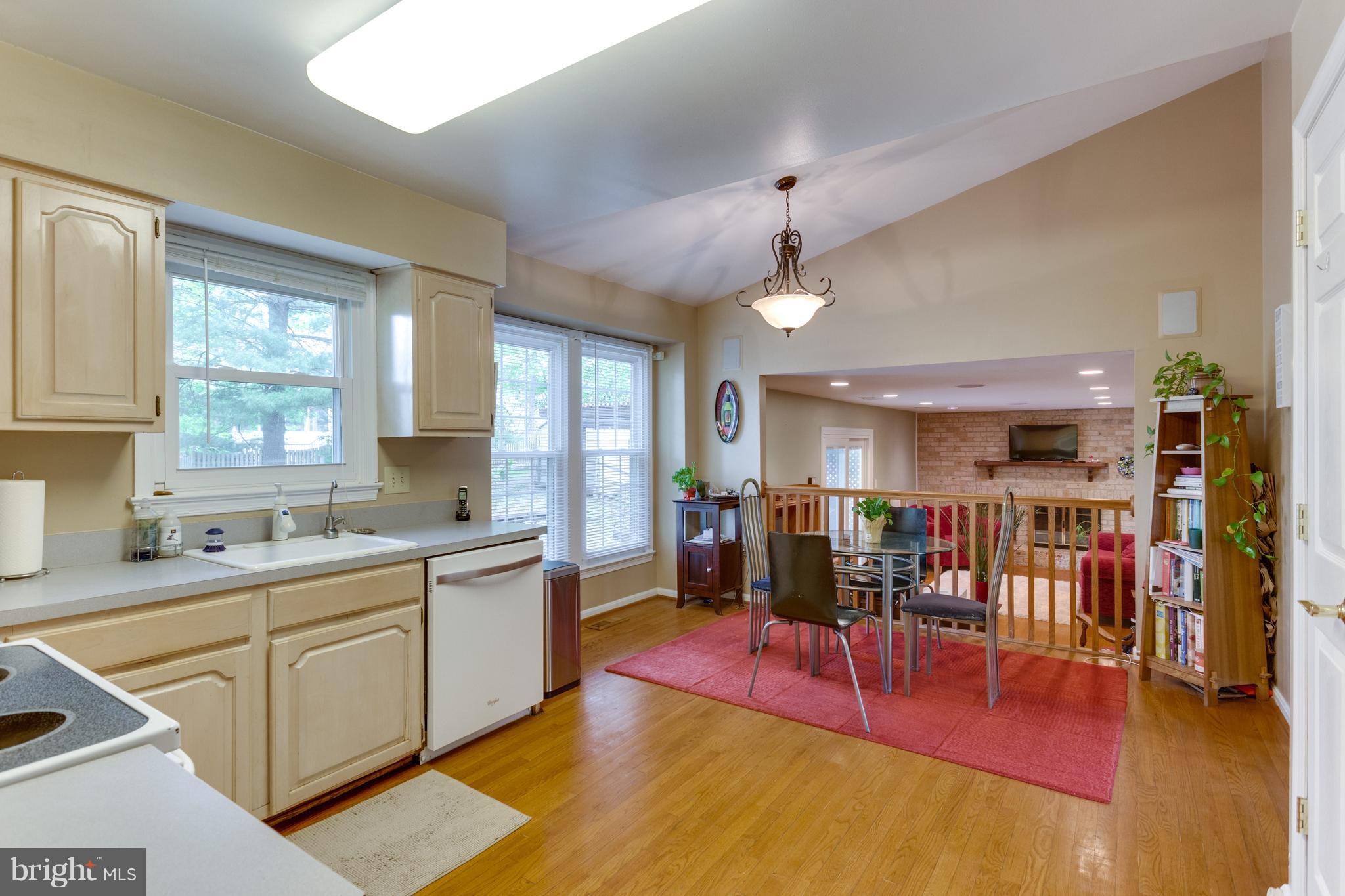 7114 Carnation Court Springfield, VA 22152 - Photo 10 of 30 Kitchen