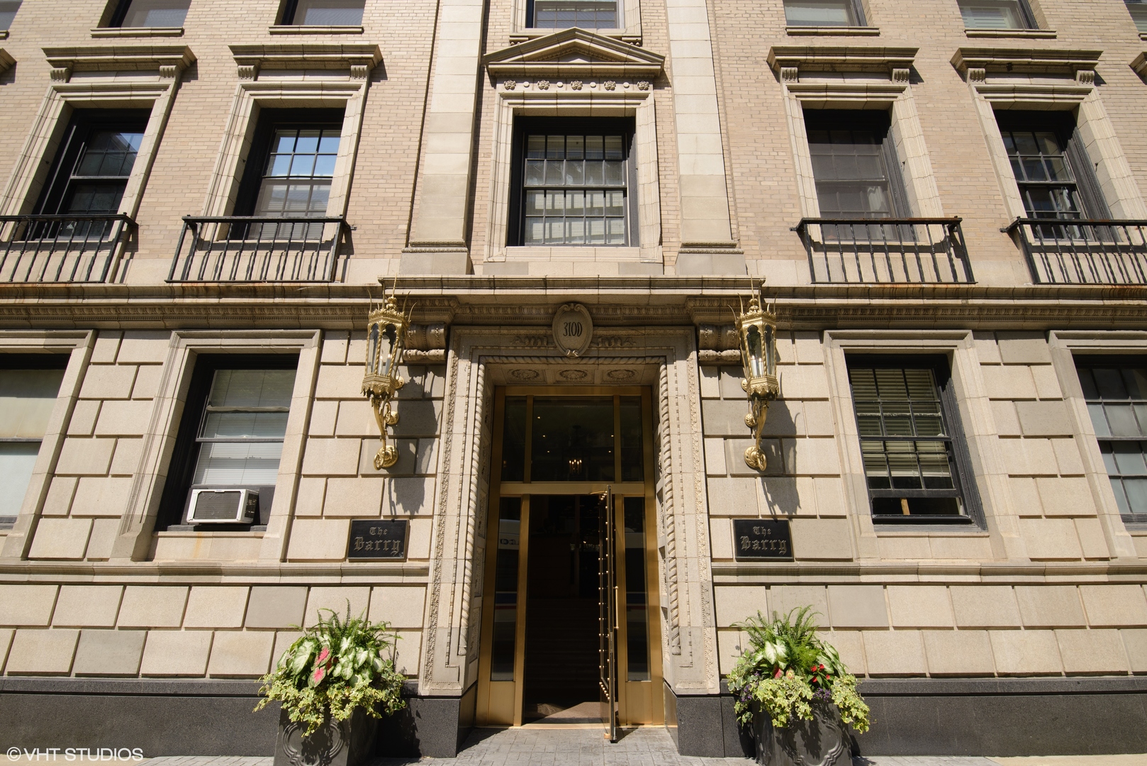 3100 North Sheridan Road, Unit 7D Chicago, IL 60657 - Photo 3 of 24 front view of a building