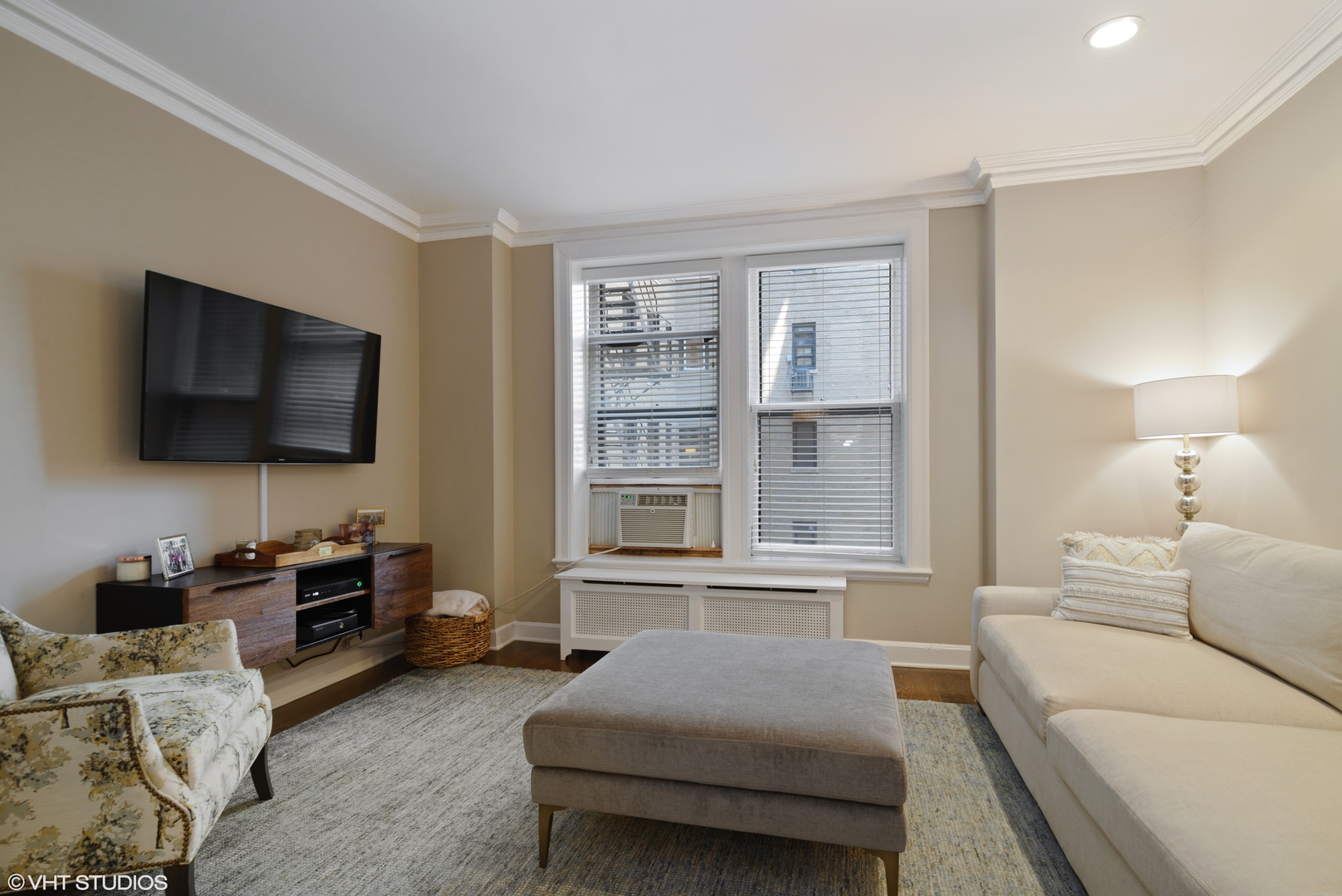 3100 North Sheridan Road, Unit 7D Chicago, IL 60657 - Photo 10 of 24 a bedroom with a bed and a flat screen tv