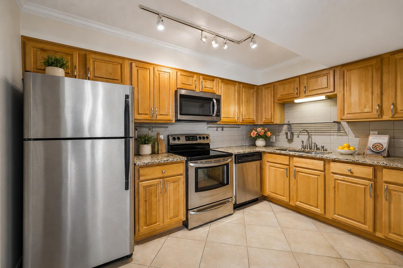 1131 Stringers Ridge Road, Unit 10K Chattanooga, TN 37405 - Photo 6 of 41 6