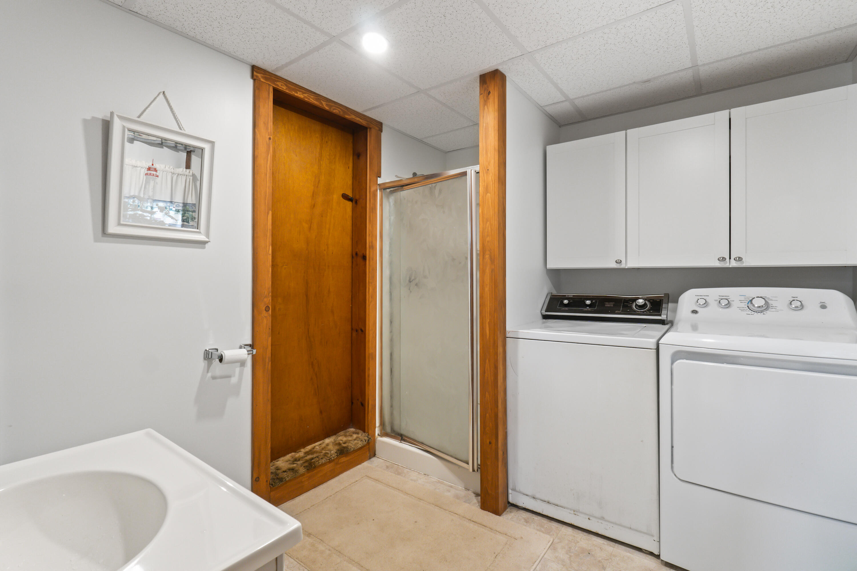 6 Plummer Drive Raymond, ME 04071 - Photo 16 of 47 Bath Room