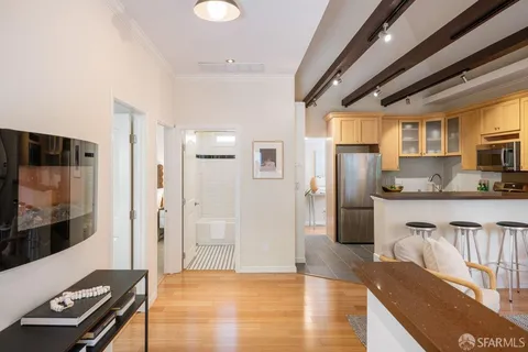 $1,095,000 | 548 37th Street, Oakland, CA 94609