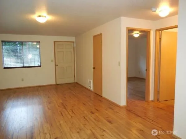 $2,500 | 22423 95th Avenue Southeast, Unit B, Woodinville, WA 98077