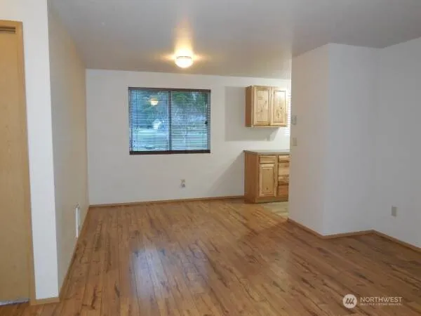 $2,500 | 22423 95th Avenue Southeast, Unit B, Woodinville, WA 98077