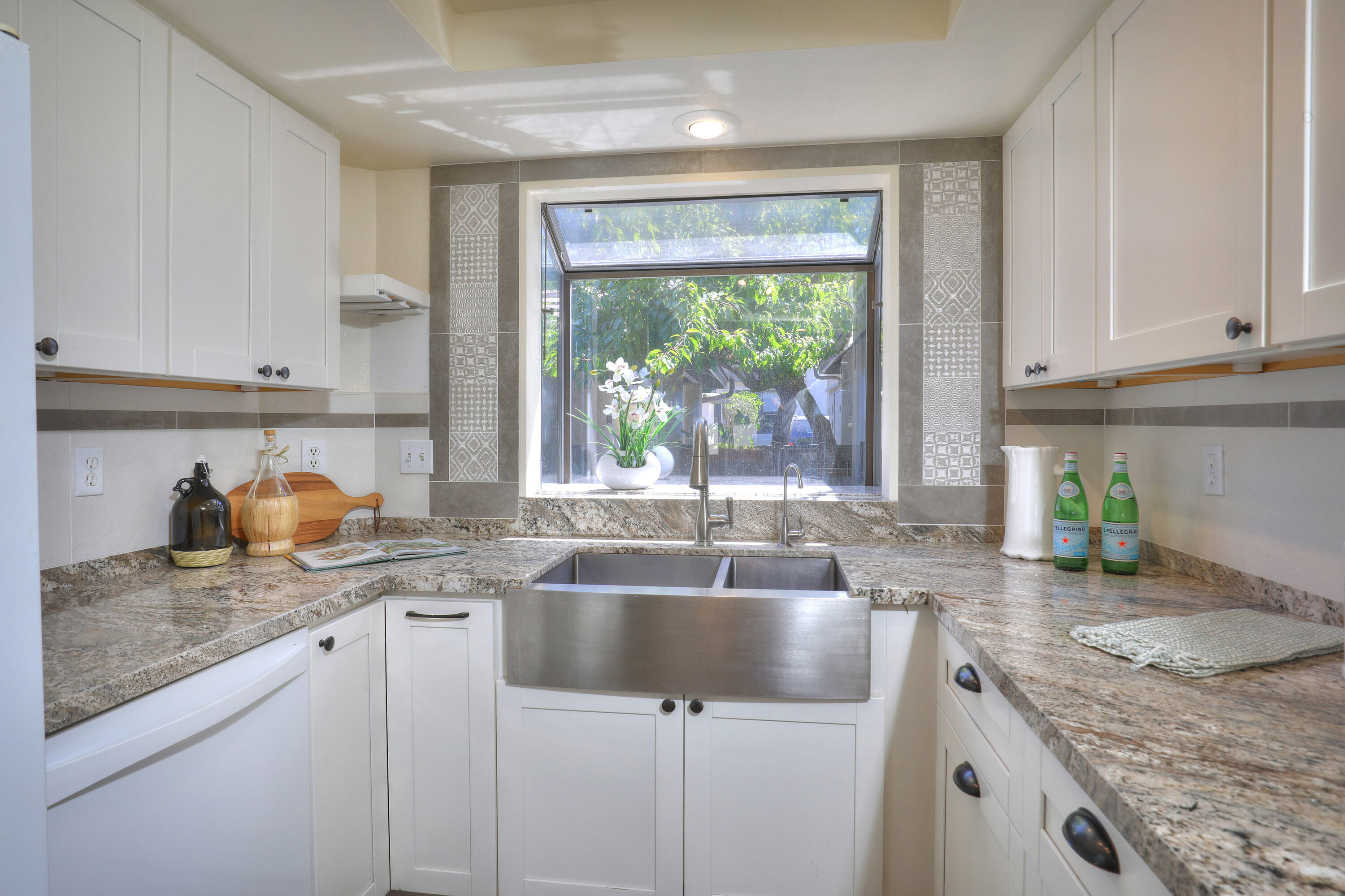 4040 Primavera Road, Unit 7 Santa Barbara, CA 93110 - Photo 8 of 21 8