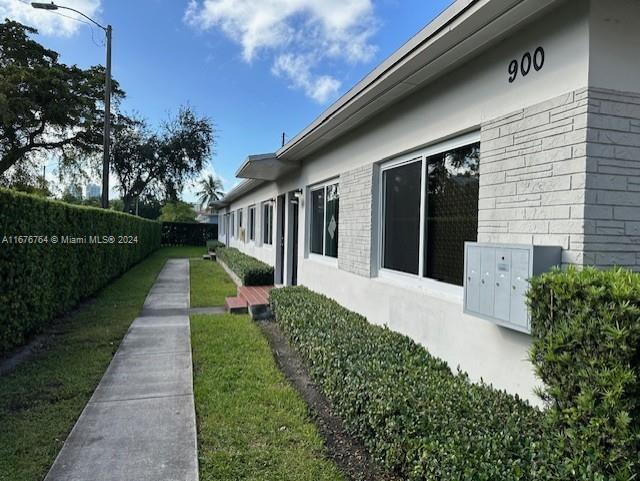 900 Southwest 5th Avenue Miami, FL 33130 - Photo 7 of 10 a front view of a house with a yard