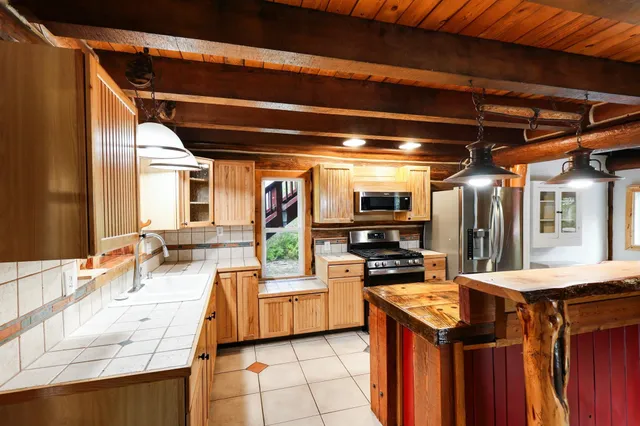 $624,500 | 427502 State Rte 20, Newport, WA 99156