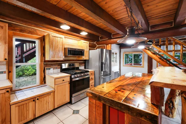 $624,500 | 427502 State Rte 20, Newport, WA 99156