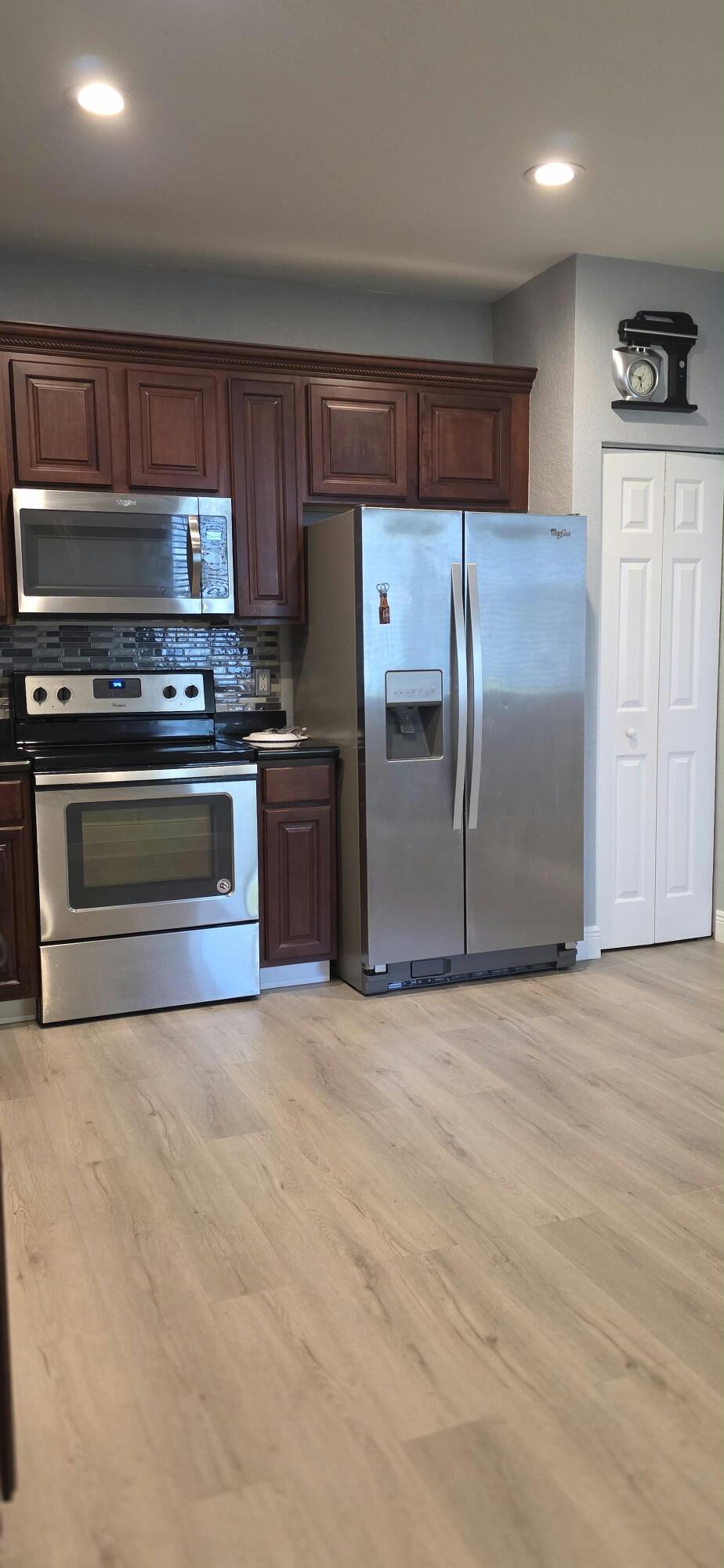 2370 Center Stone Lane Riviera Beach, FL 33404 - Photo 22 of 31 Kitchen