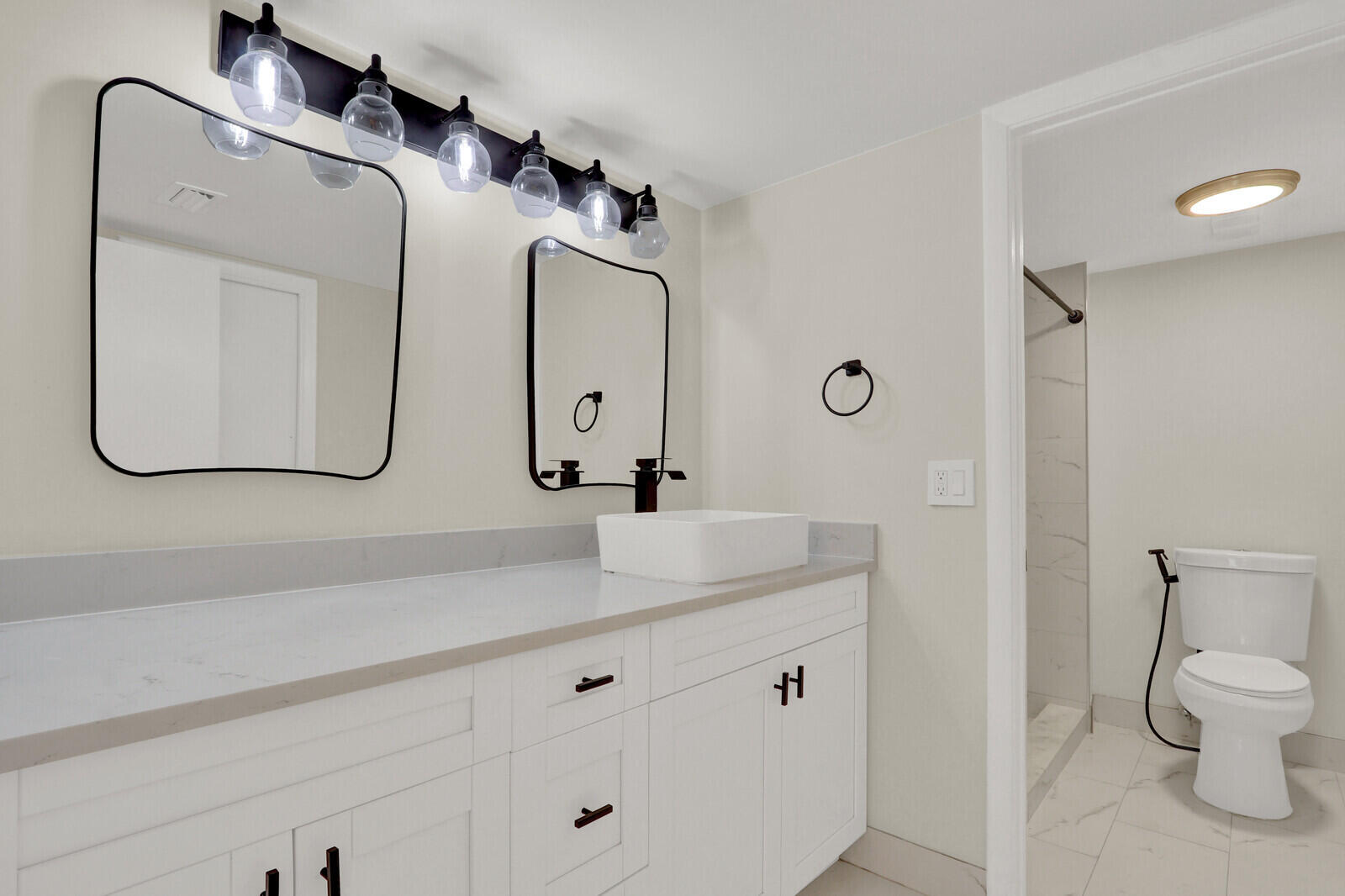 21938 Remsen Terrace, Unit 203 Boca Raton, FL 33433 - Photo 19 of 29 Primary Bathroom