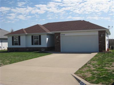 1732 South Miller Avenue Springfield, MO 65802 - Photo 1 of 1 Primary Photo