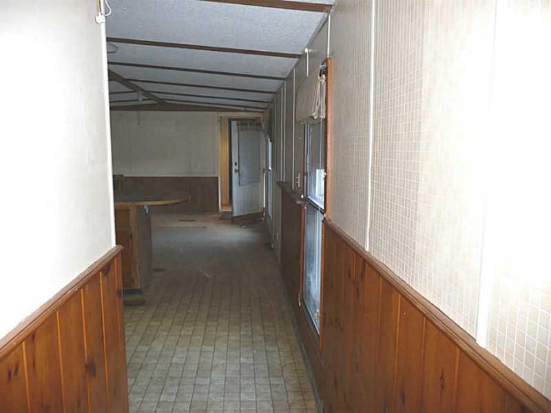 139 Old Rte 26 Paris, ME 04281 - Photo 27 of 34 Hallway.