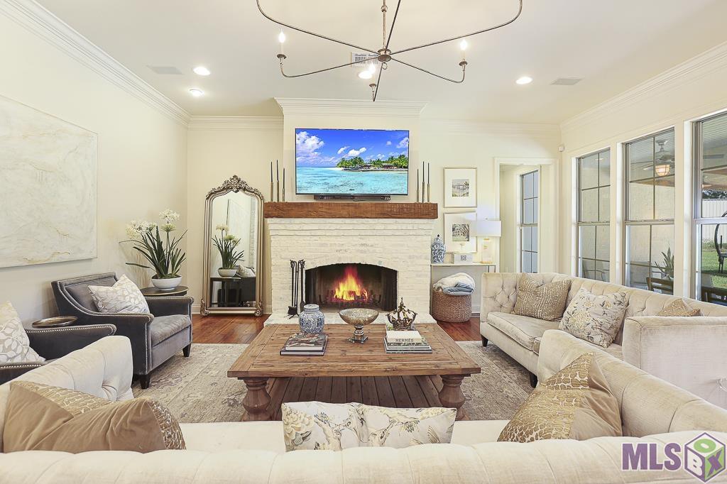 22281 Hoo Shoo Too Road Baton Rouge, LA 70817 - Photo 29 of 40 Living room