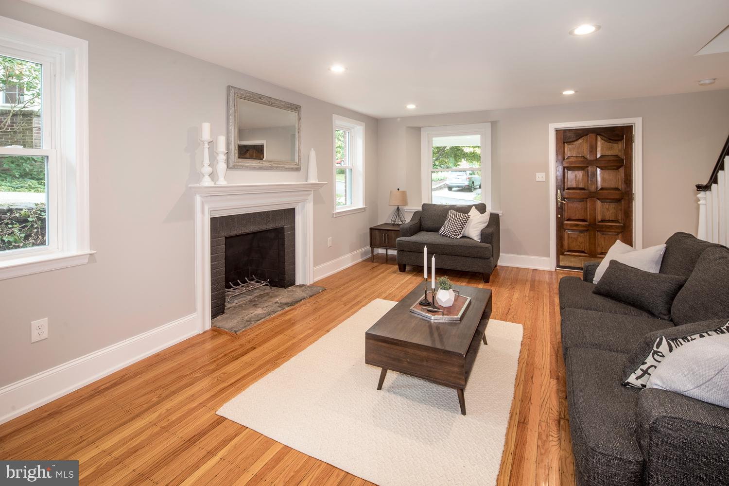 715 Harvard Road Bala Cynwyd, PA 19004 - Photo 5 of 18 Living Room facing Front Door