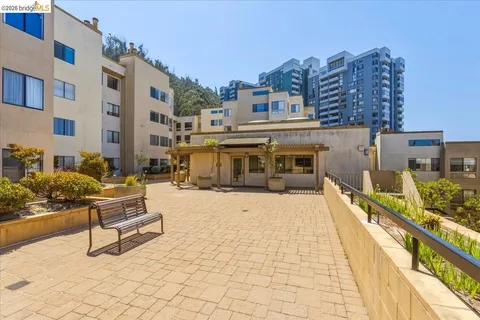 $639,000 | 545 Pierce Street, Unit 2313, Albany, CA 94706