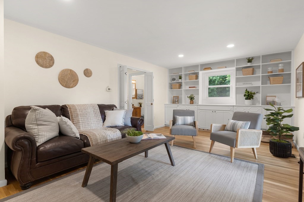 3 Kent Square Brookline, MA 02446 - Photo 3 of 26 Gallery Image 3
