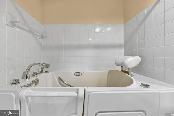 $800,000 | 11208 Minstrel Tune Drive, Germantown, MD 20876