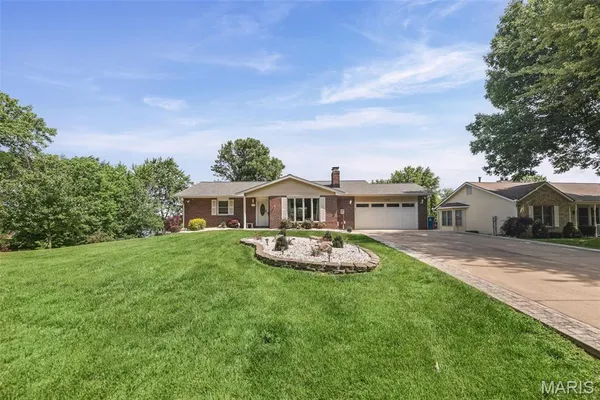 $549,900 | 2008 Dubloon Court, Edwardsville, IL 62025