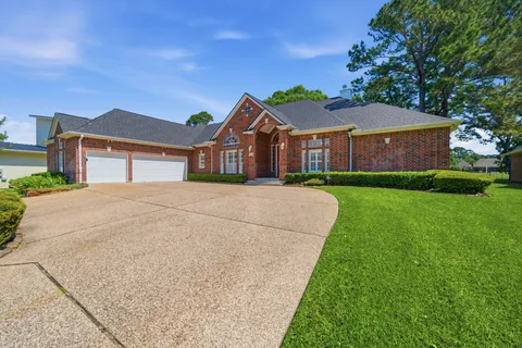 $650,000 | 1151 Bentwater Drive, Montgomery, TX 77356