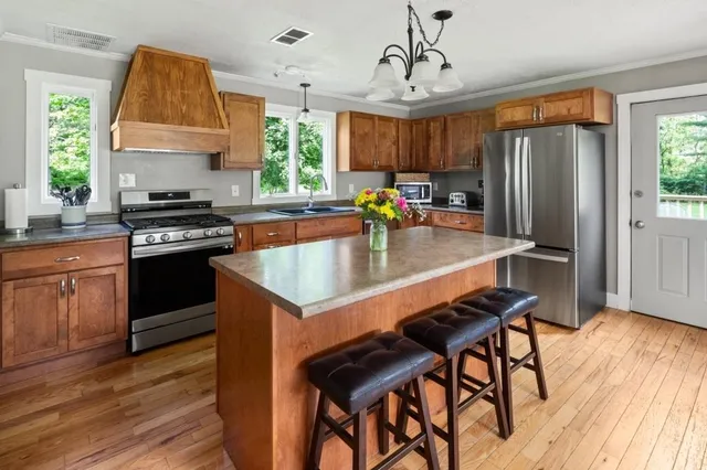 $415,000 | 1756 Us Route 2, Waterbury, VT 05676