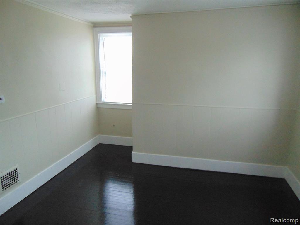 15350 East 10 Mile Road, Unit 2 Eastpointe, MI 48021 - Photo 5 of 9