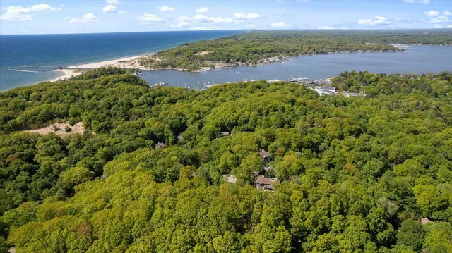 $1,250,000 | 4679 Forest Ridge Drive, Holland, MI 49423