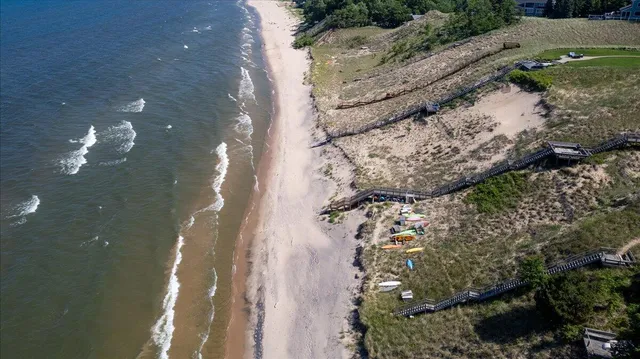 $1,250,000 | 4679 Forest Ridge Drive, Holland, MI 49423