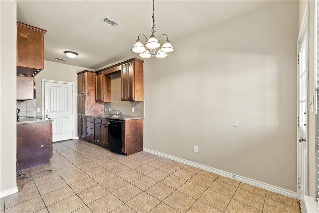 902 Parkplace Ridge Princeton, TX 75407 - Photo 11 of 39 Gallery Image 11