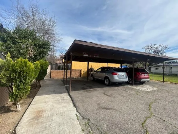 $594,500 | 2218 North Glenn Avenue, Fresno, CA 93704