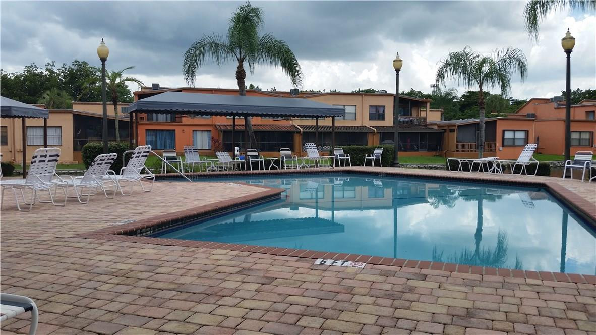 9711 North New River Canal Road, Unit 212 Plantation, FL 33324 - Photo 40 of 41 a view of a building with a tub