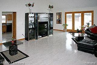 3100 Sheick Road Monroe, MI 48162 - Photo 2 of 6 Great room