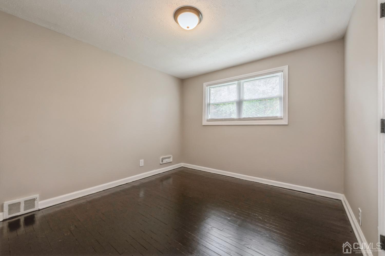 27 North Pennington Road New Brunswick, NJ 08901 - Photo 14 of 21 1st Floor Bedroom