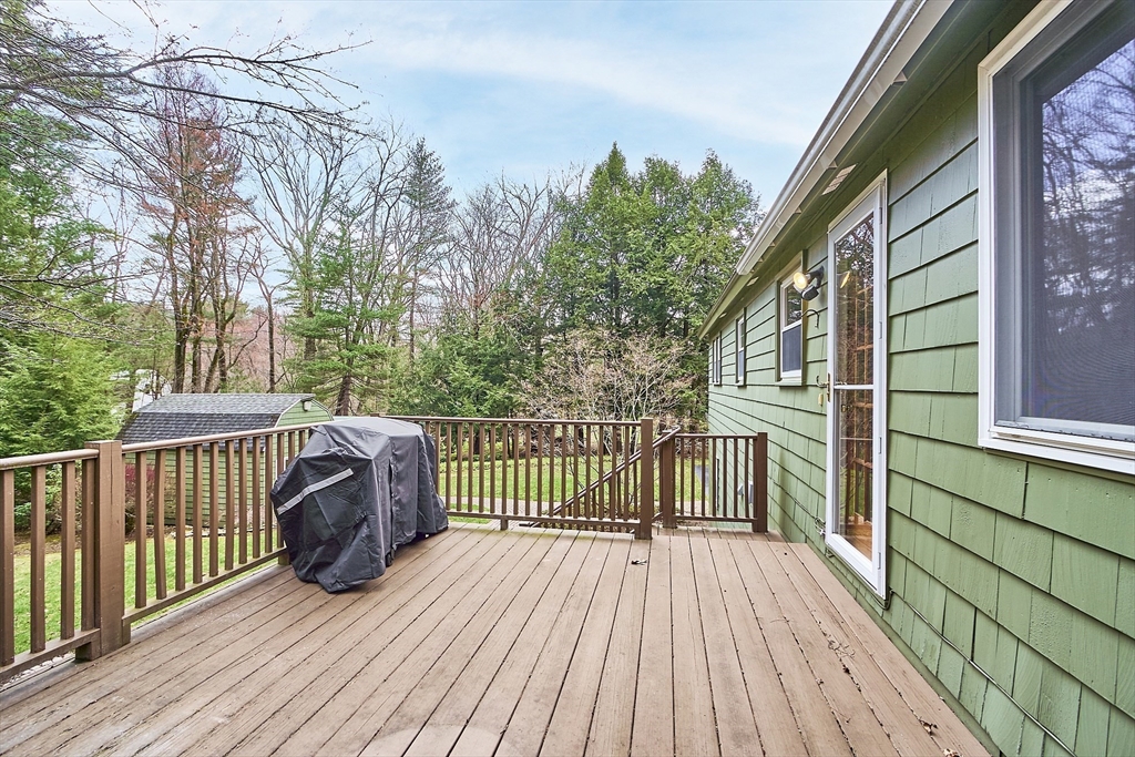 28 Mc Intosh Road Chelmsford, MA 01824 - Photo 34 of 38