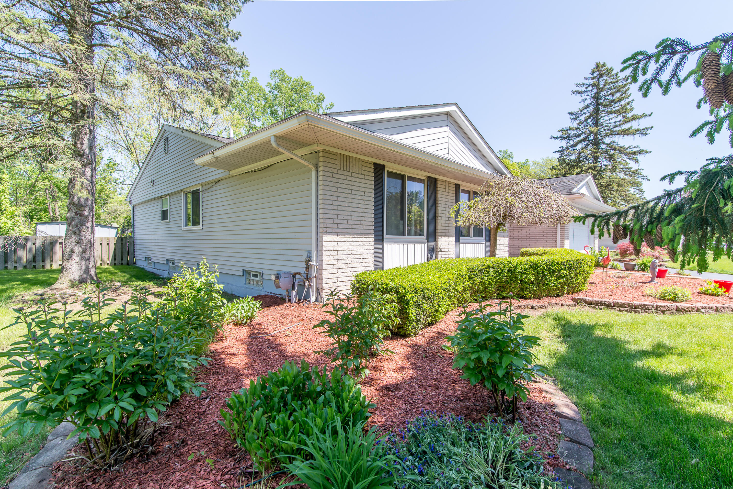 22666 Deerfield Road Novi, MI 48375 - Photo 4 of 31 001_15