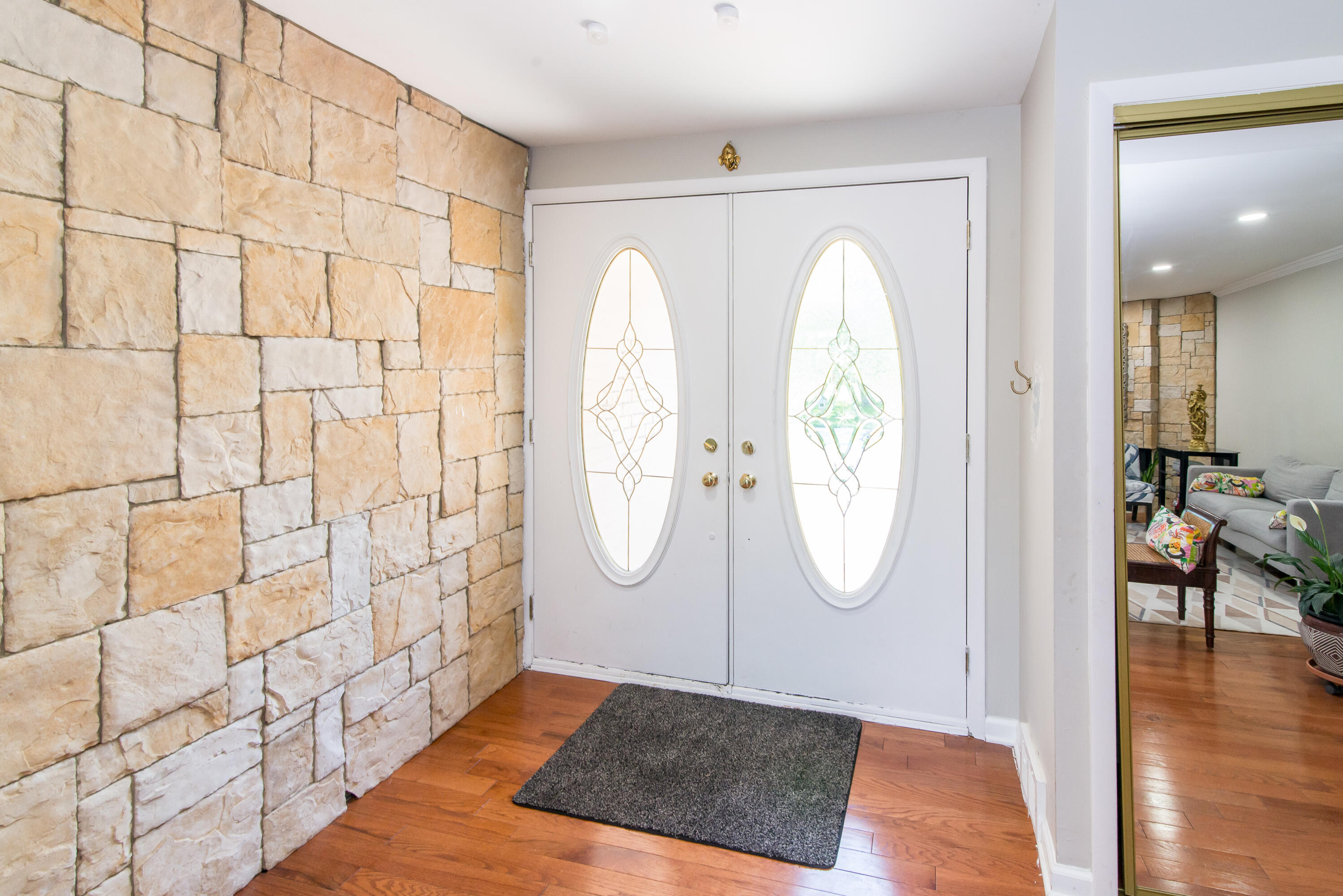 22666 Deerfield Road Novi, MI 48375 - Photo 5 of 31 015_35