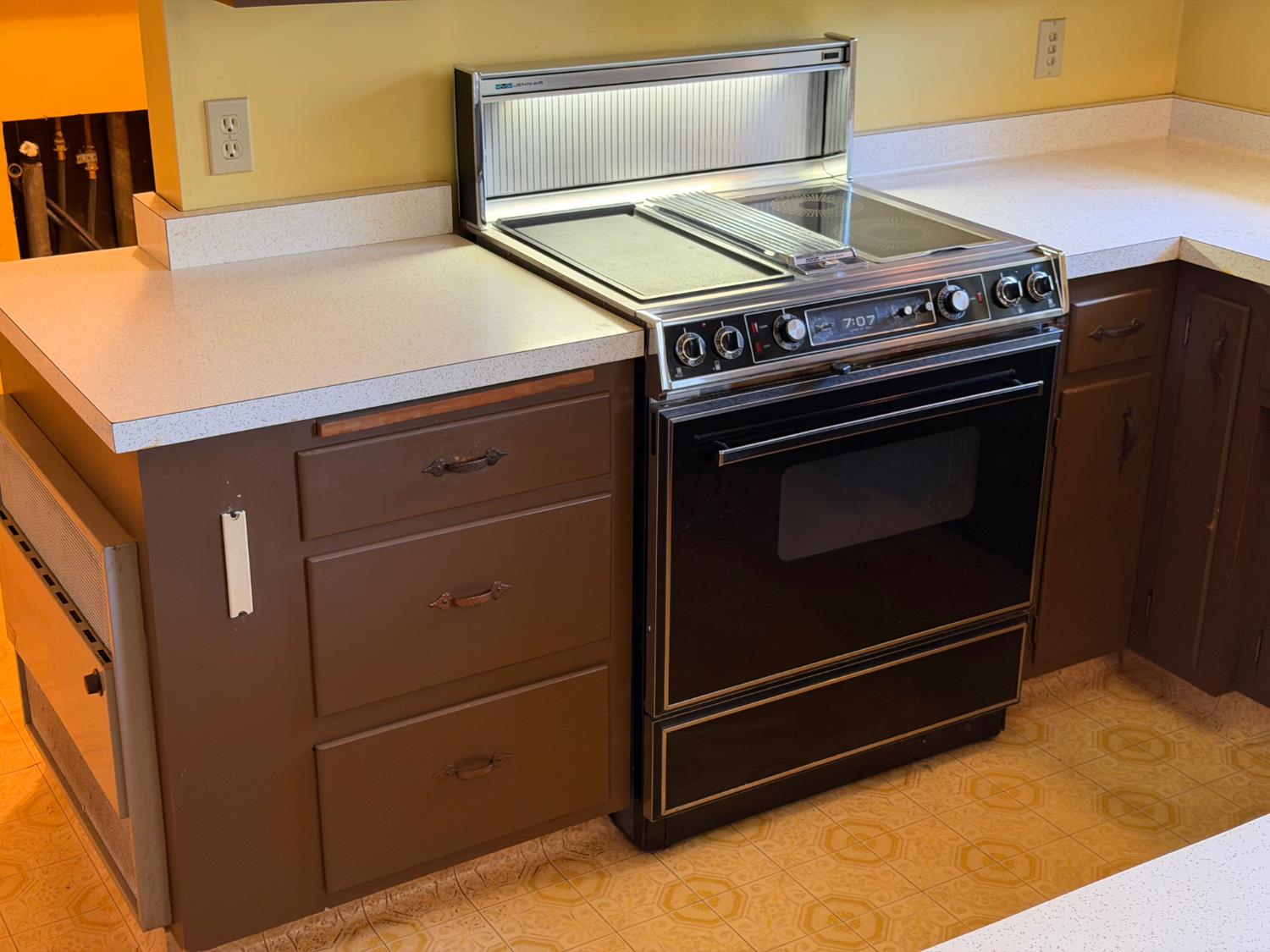 231 Boarman Street Jackson, CA 95642 - Photo 26 of 65 Kitchen stove. Counter