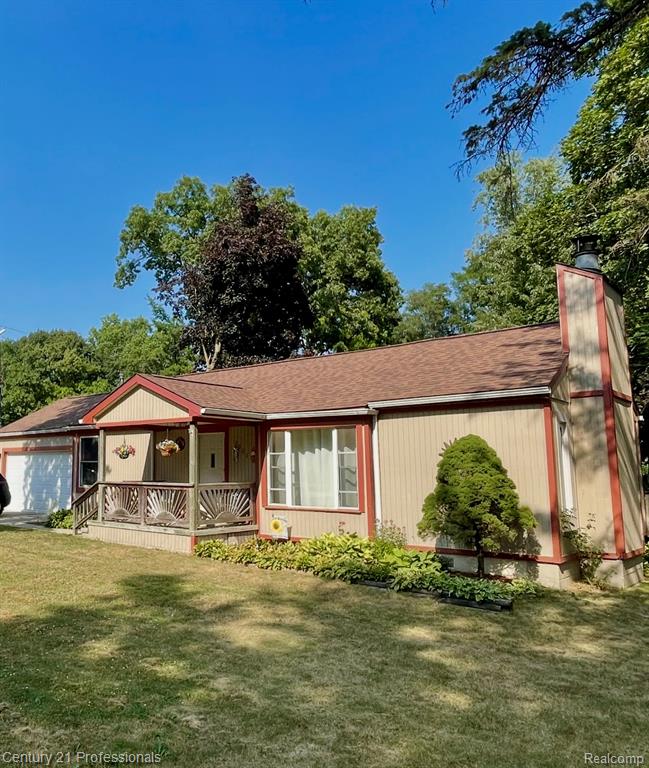2903 Lake Angelus Road Waterford, MI 48329 - Photo 1 of 17 Gallery Image 1