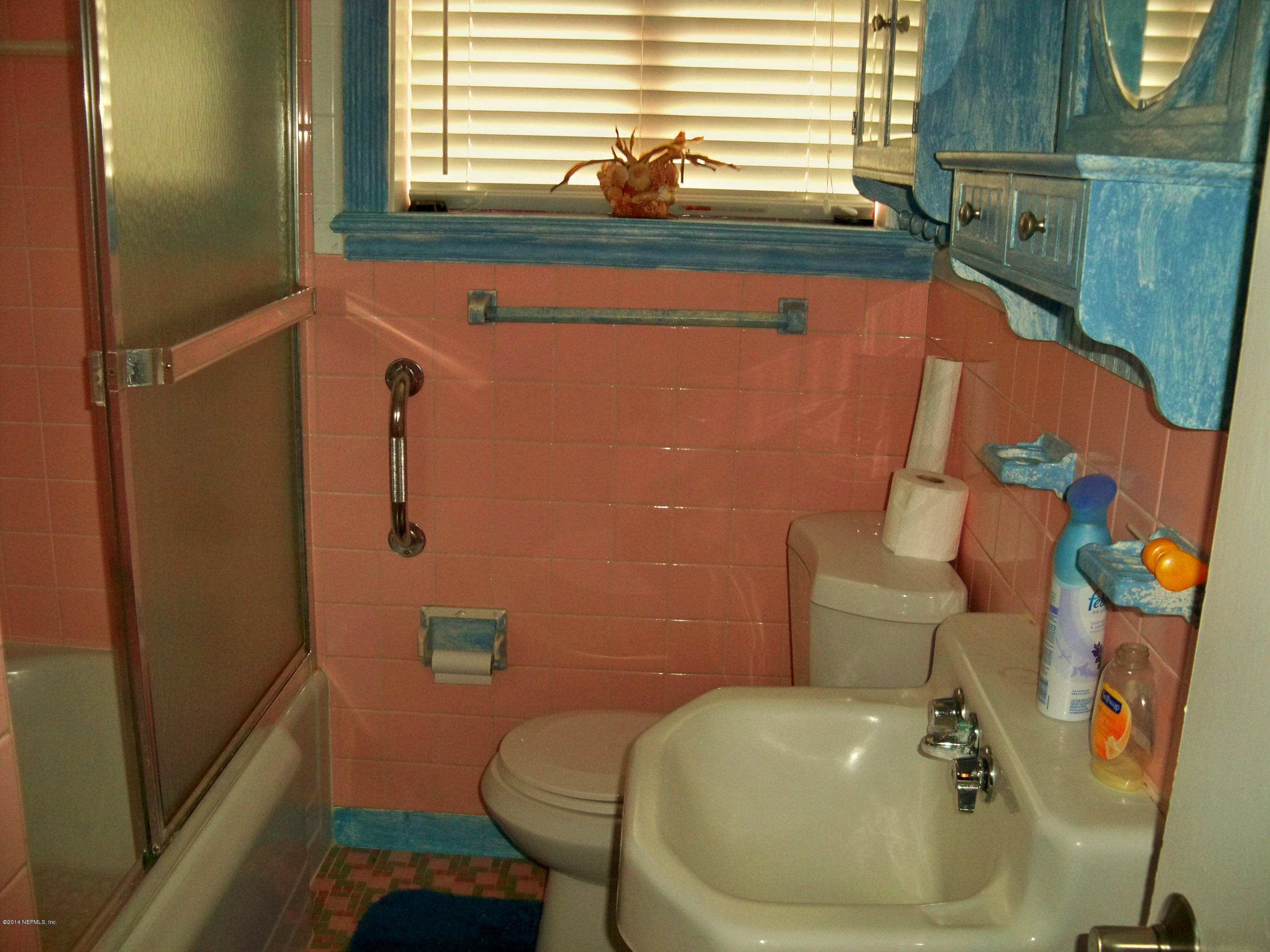 1406 Harbor Oaks Road Jacksonville, FL 32207 - Photo 9 of 12 Harbor Oaks Hall Bath