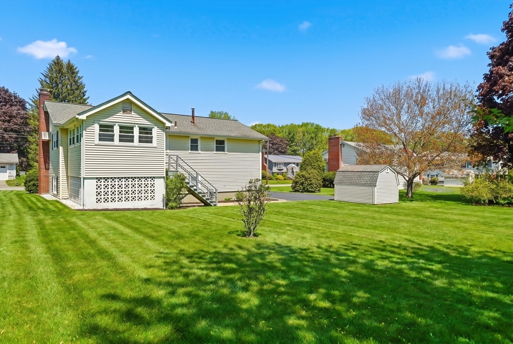 6 Belmont Road Burlington, MA 01803 - Photo 4 of 40