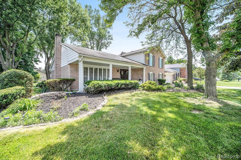 35955 Charter Crest Road Farmington Hills, MI 48335 - Photo 36 of 44