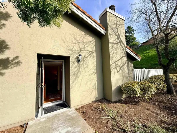 $778,000 | 123-123 Ironwood, Oakland, CA 94605