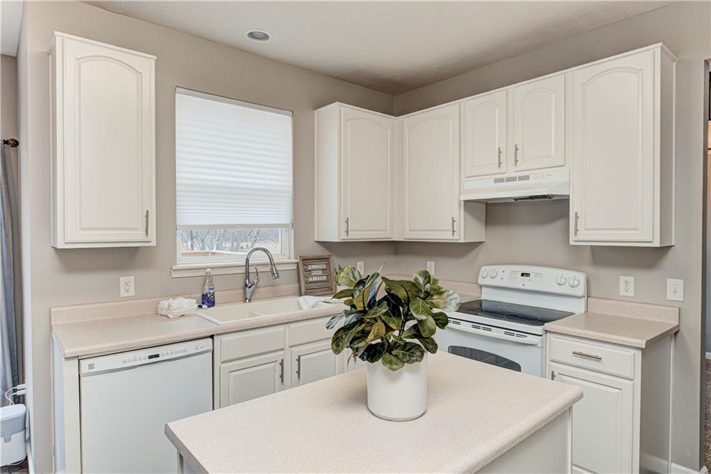 8842 Rapp Drive Indianapolis, IN 46237 - Photo 12 of 38 Gallery Image 12