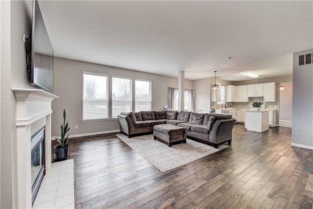 8842 Rapp Drive Indianapolis, IN 46237 - Photo 8 of 38 Gallery Image 8