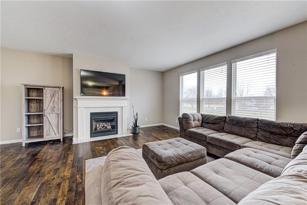 8842 Rapp Drive Indianapolis, IN 46237 - Photo 9 of 38 Gallery Image 9