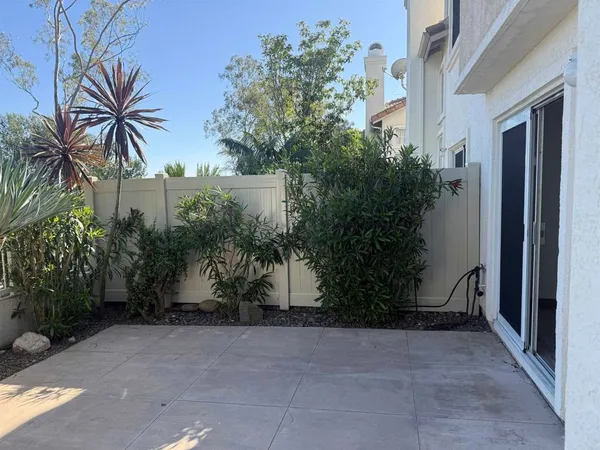 $3,900 | 4665 Los Alamos Way, Unit C, Oceanside, CA 92057