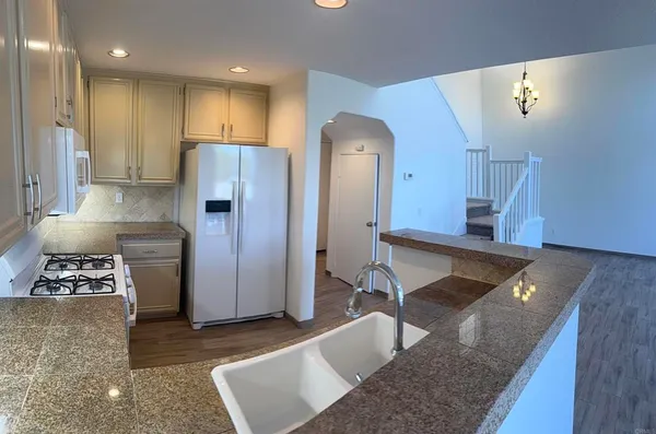 $3,900 | 4665 Los Alamos Way, Unit C, Oceanside, CA 92057