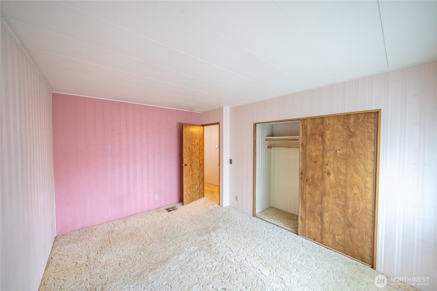 57 Clemons Road, Unit 71 Montesano, WA 98563 - Photo 18 of 26 an empty room with a natural light